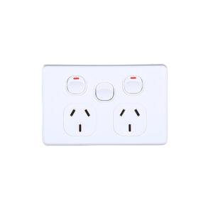 AVOL AVOL Power Point 2 Gang Double Pole | 1 Extra Switch | 250VAC 10A | White | Horizontal ESW164