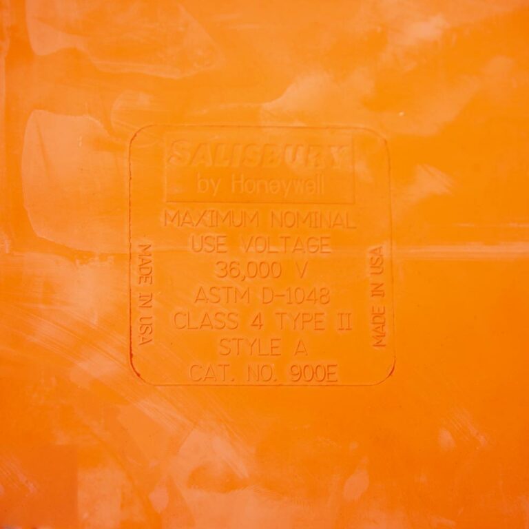 Insulated Blanket Class 4 36kV ASTM D1048 - Salisbury MAT-4-BLANKET-S-900E