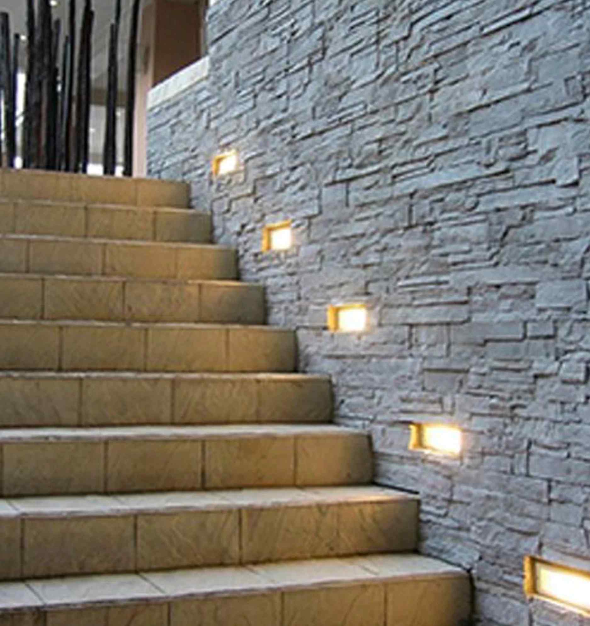 BRICKTRI1