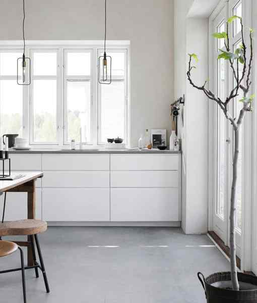 CLA CONTOUR: Interior Black Wire Rectangular Shape Pendant Light