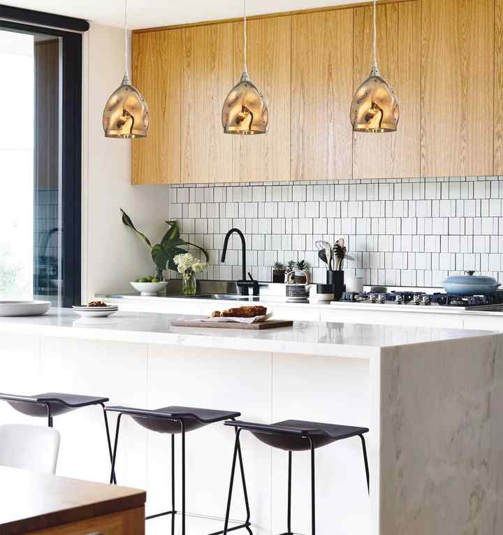 CLA ORDITO: Abstract Chrome With Glass Ellipse Pendant Lights - Image 4